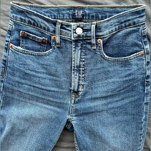 Gap High Rise Straight Cigarette Style Jean